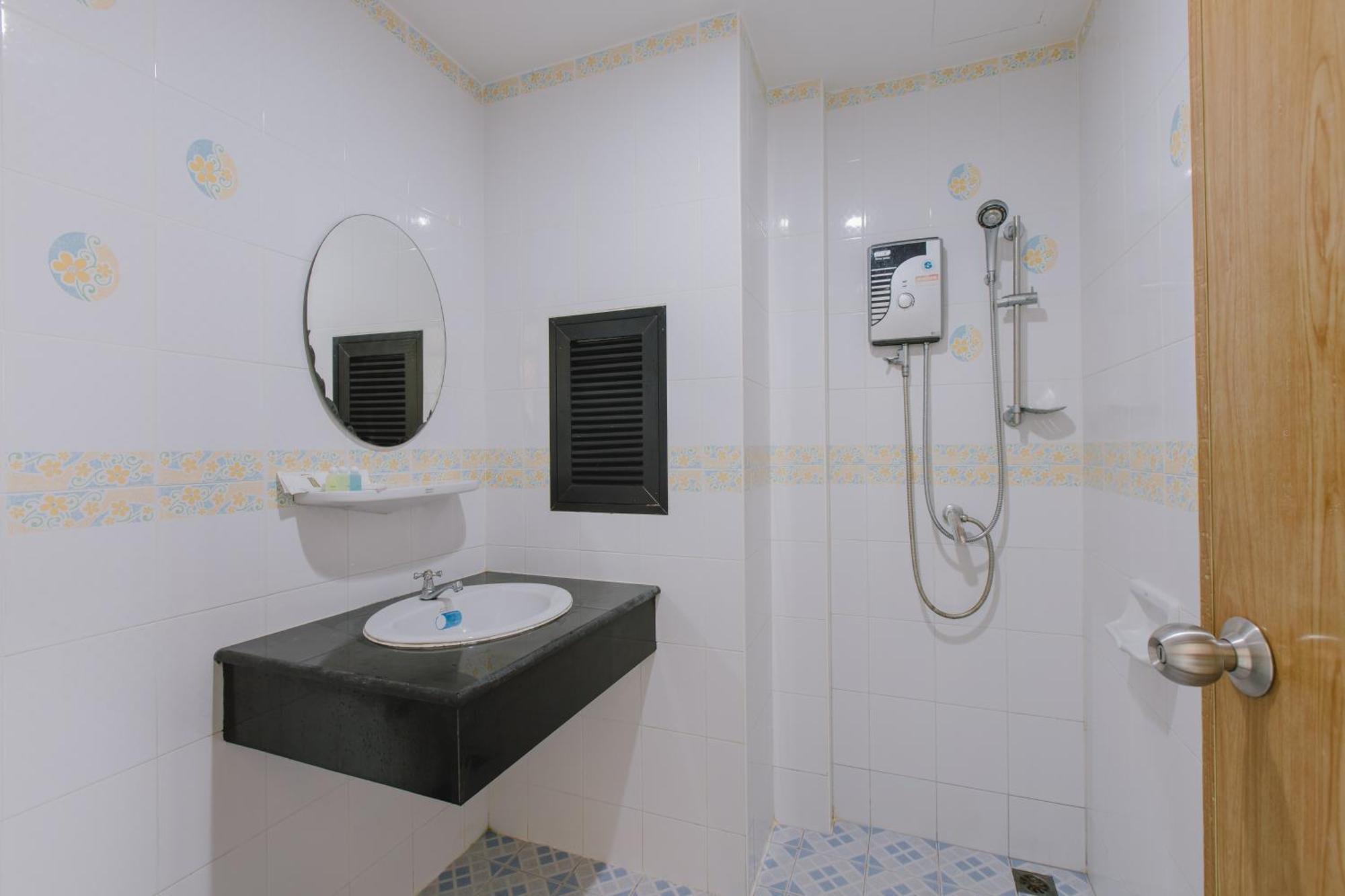 Sunstar Palace Patong Стая снимка